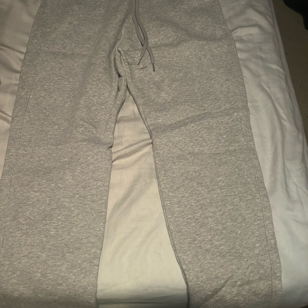 Hollister Light Gray Joggers - Picture 2 of 5